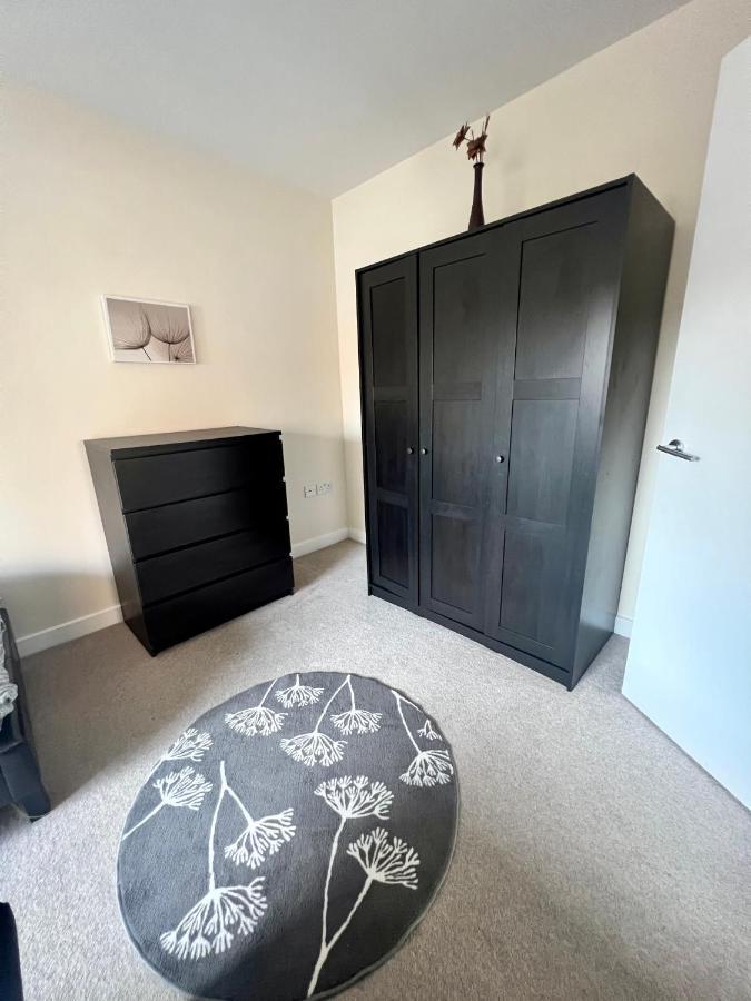 Spacious 2-bedroom House With Free Parking