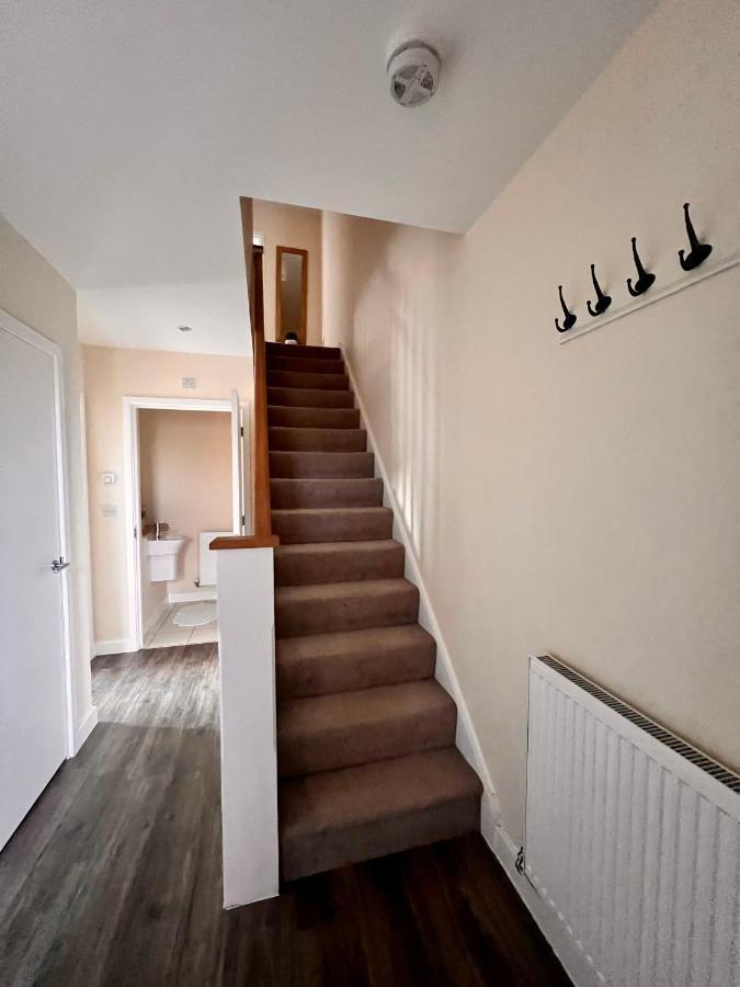 Spacious 2-bedroom House With Free Parking Chatham (Kent)